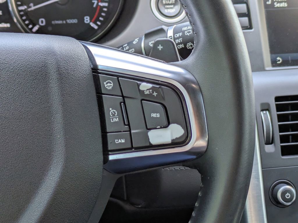 Used 2016 Land Rover Discovery Sport HSE Luxury image 27