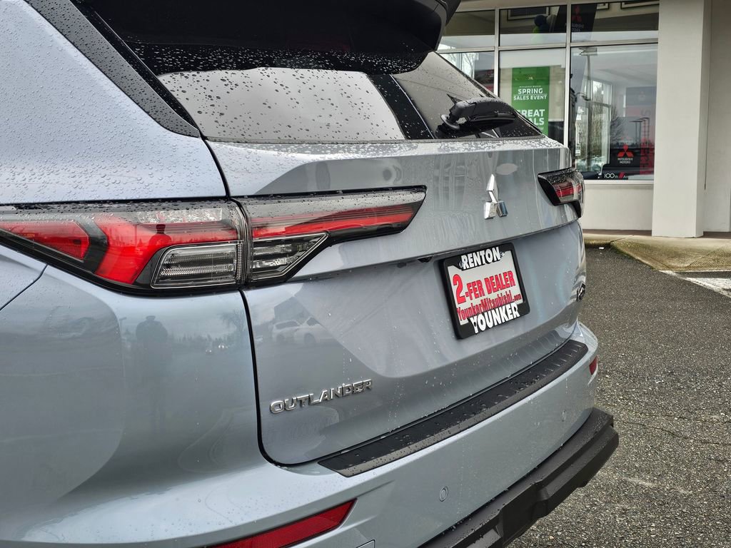 New 2026 Mitsubishi Outlander AWD image 10