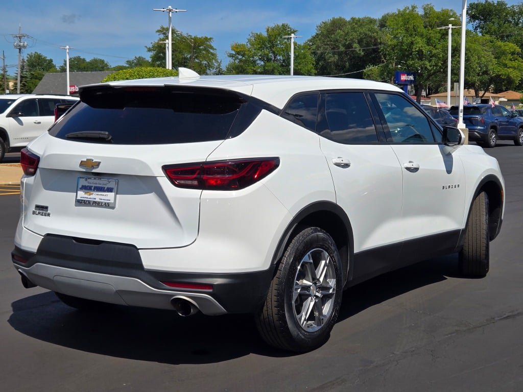 Certified 2025 Chevrolet Blazer LT FWD image 12