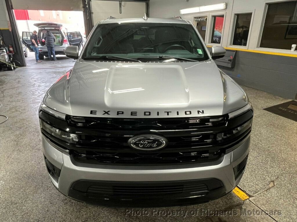Used 2024 Ford Expedition Max Limited image 9