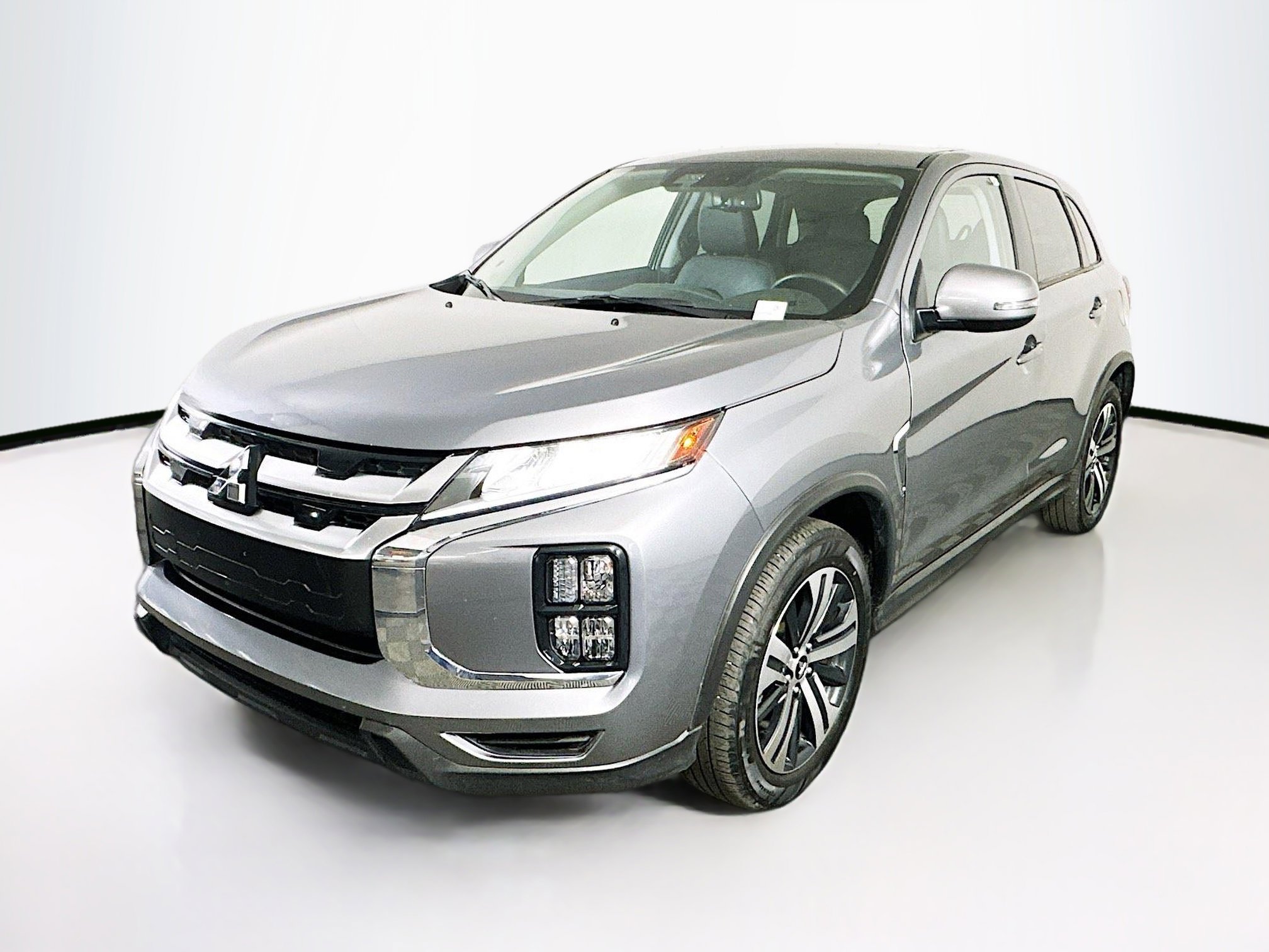 Used 2025 Mitsubishi Outlander Sport SE image 3