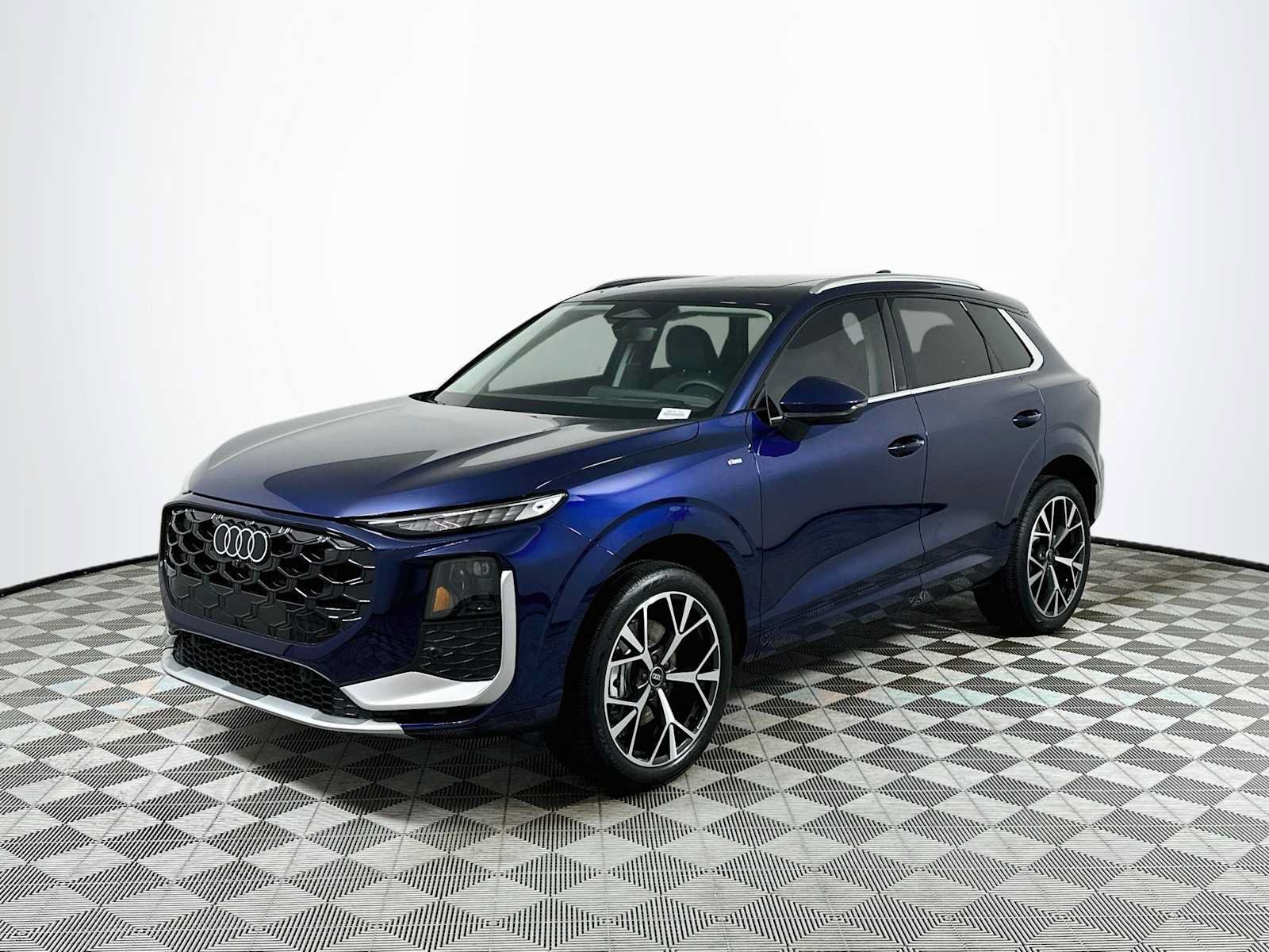 New 2026 Audi Q3 quattro 2.0T AWD/4WD image 3