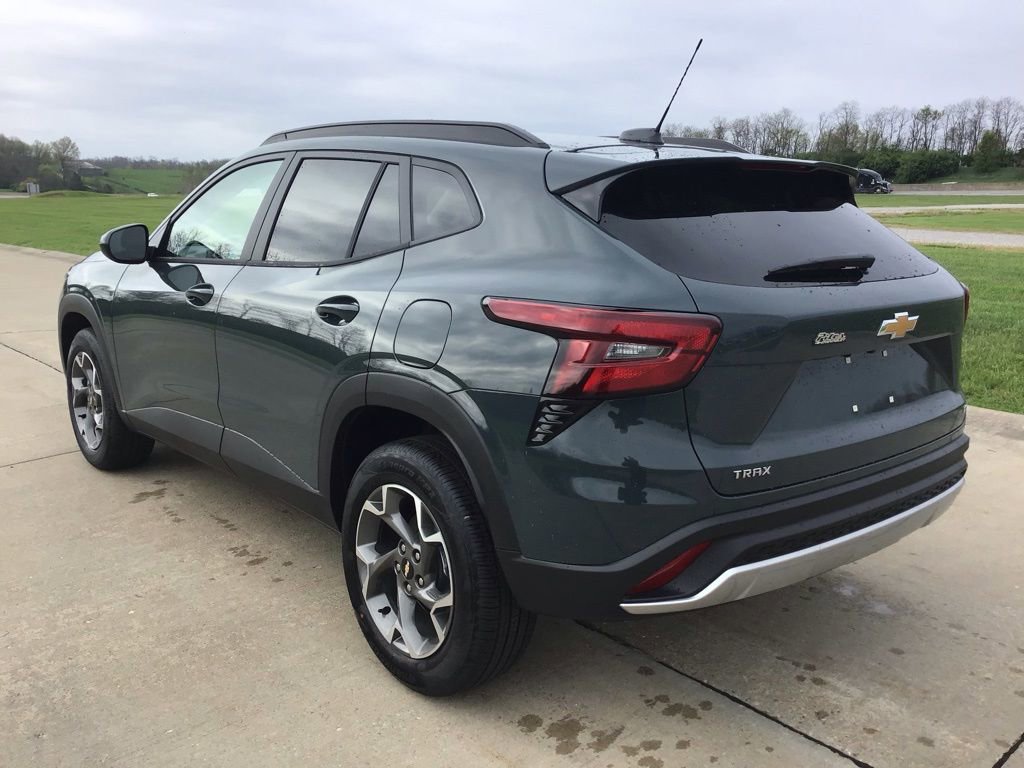 New 2026 Chevrolet Trax LT image 4
