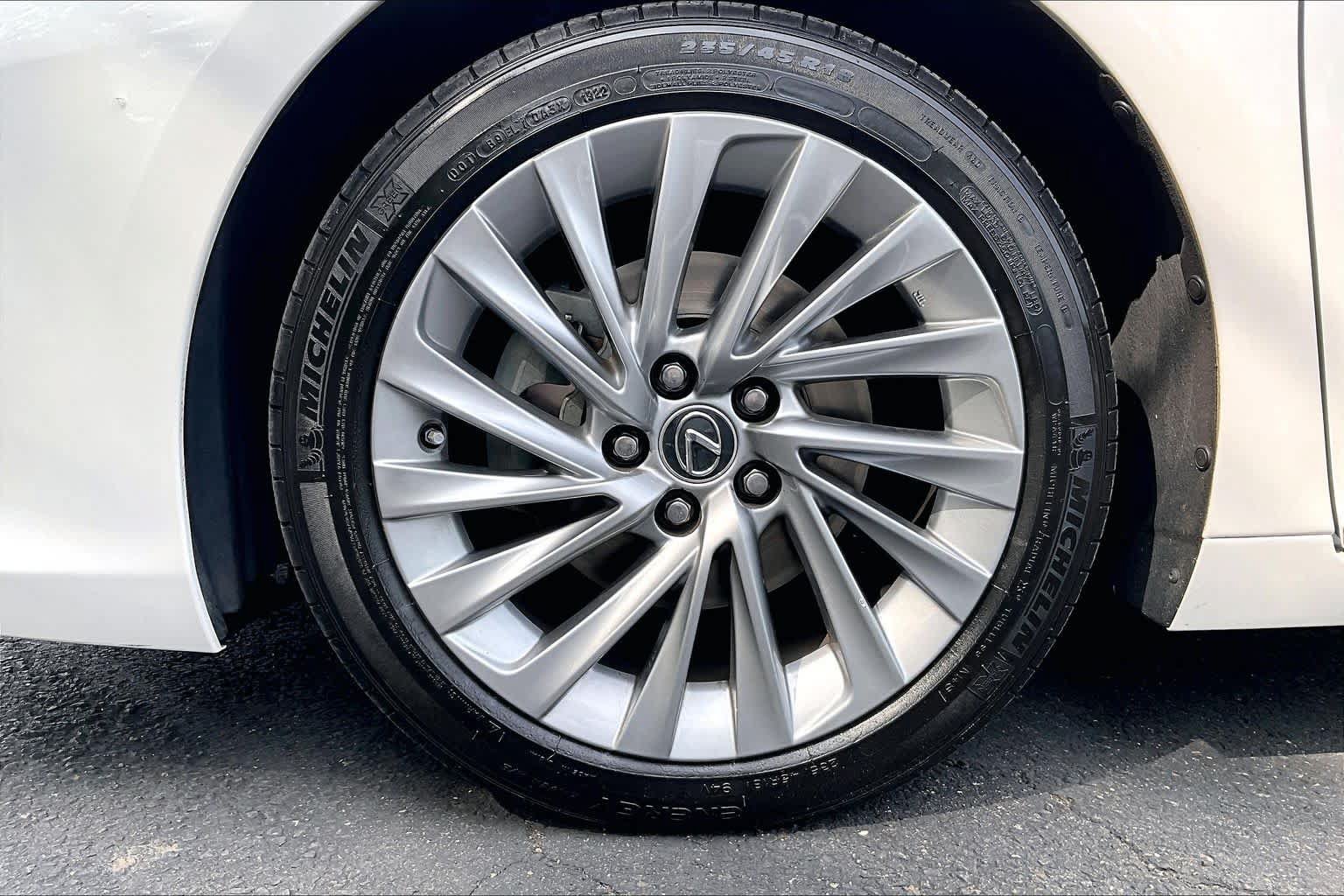 Used 2020 Lexus ES 350 w/ Luxury Package FWD image 34