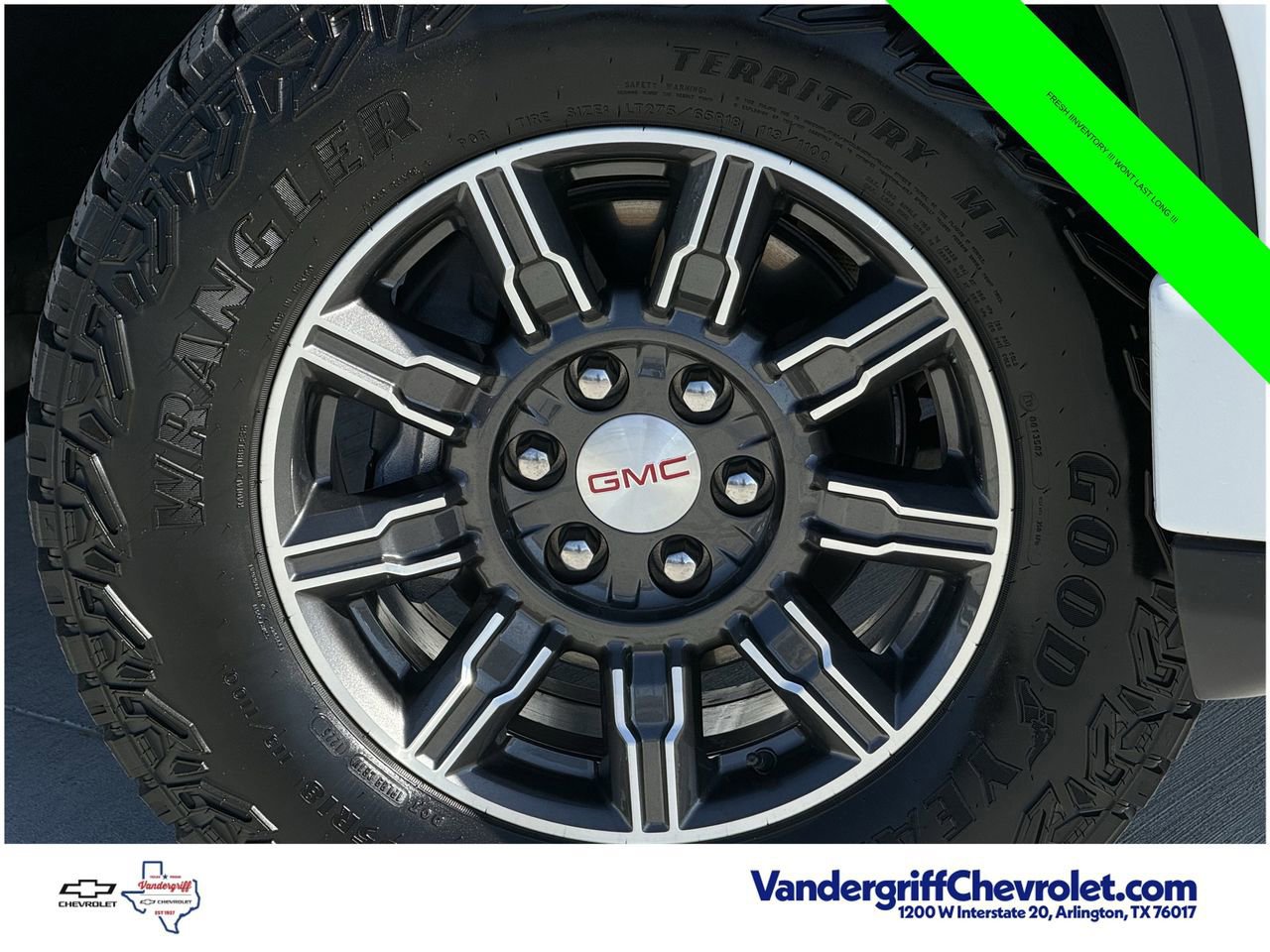 Used 2025 GMC Sierra 1500 AT4 AWD/4WD image 10