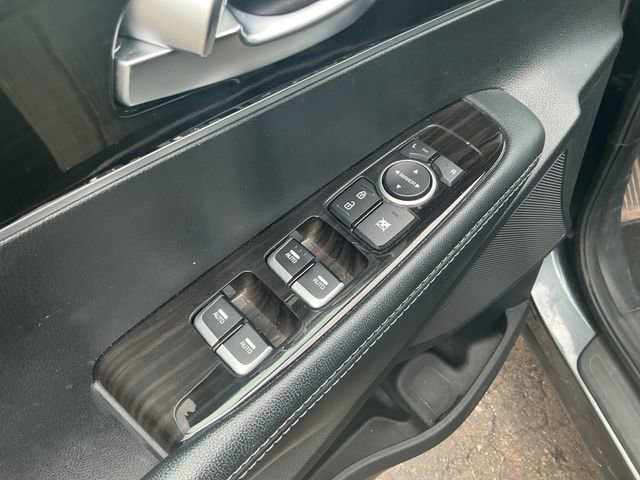 Used 2020 Kia Sorento LX AWD/4WD image 12