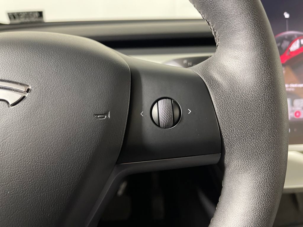 Used 2024 Tesla Model Y Long Range image 29