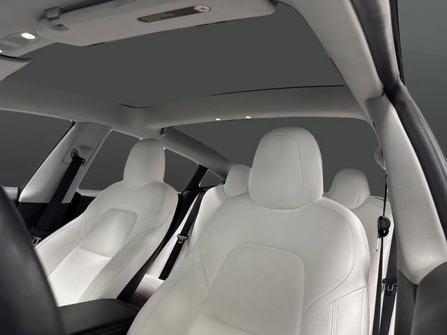 Used 2021 Tesla Model 3 Standard Range Plus image 7