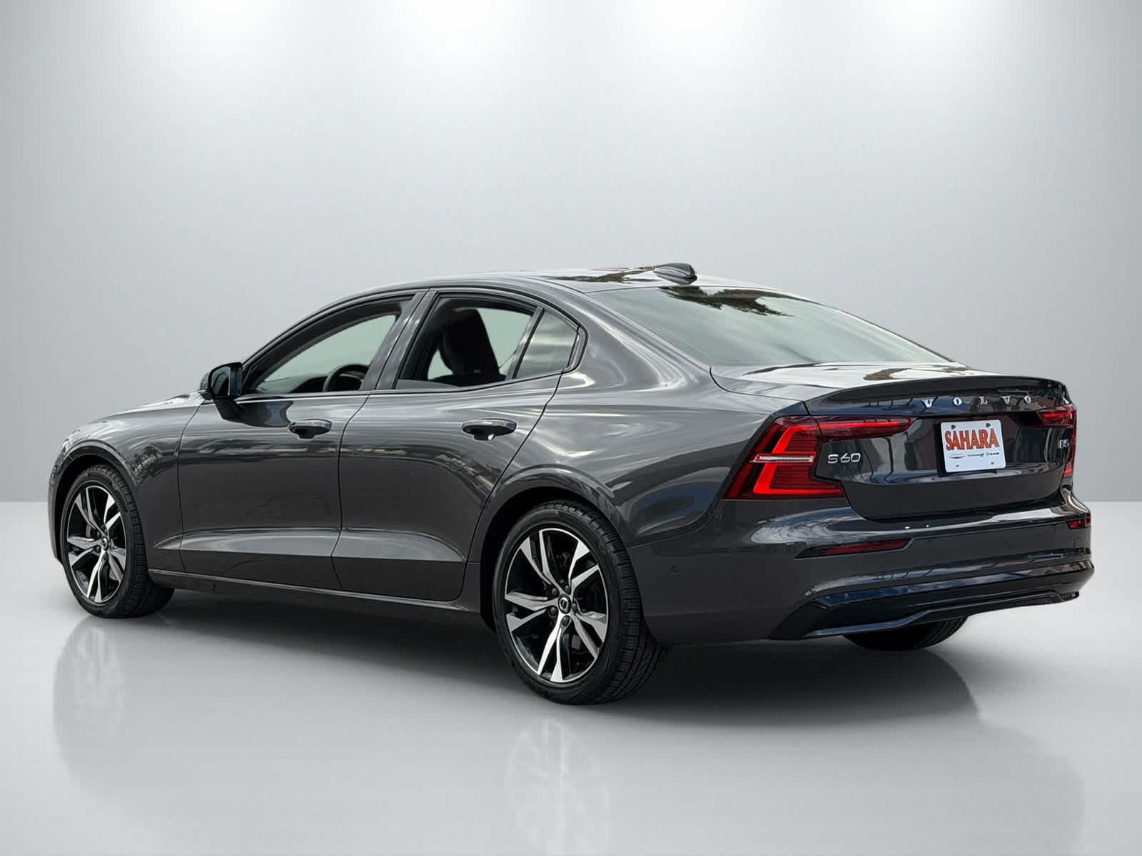Used 2023 Volvo S60 B5 Plus FWD image 4