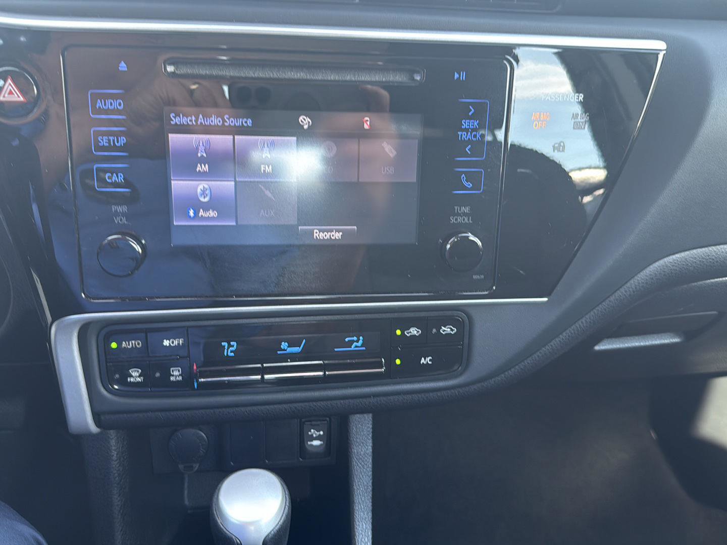 Used 2017 Toyota Corolla LE FWD image 21