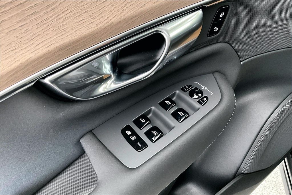 New 2026 Volvo XC90 B5 Plus AWD/4WD image 23