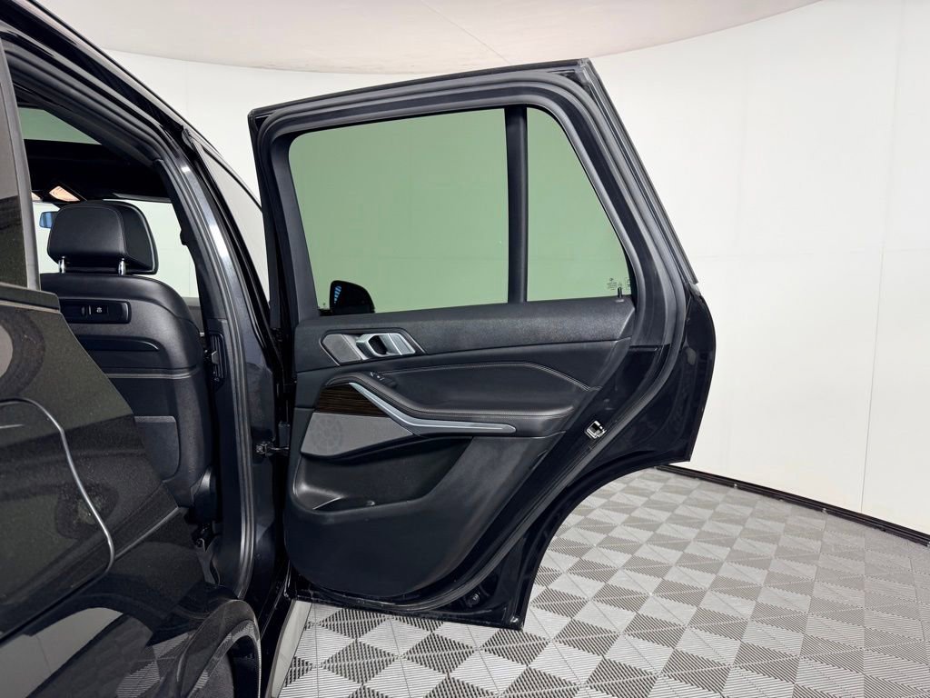 Used 2019 BMW X5 xDrive40i w/ M Sport Package AWD/4WD image 28