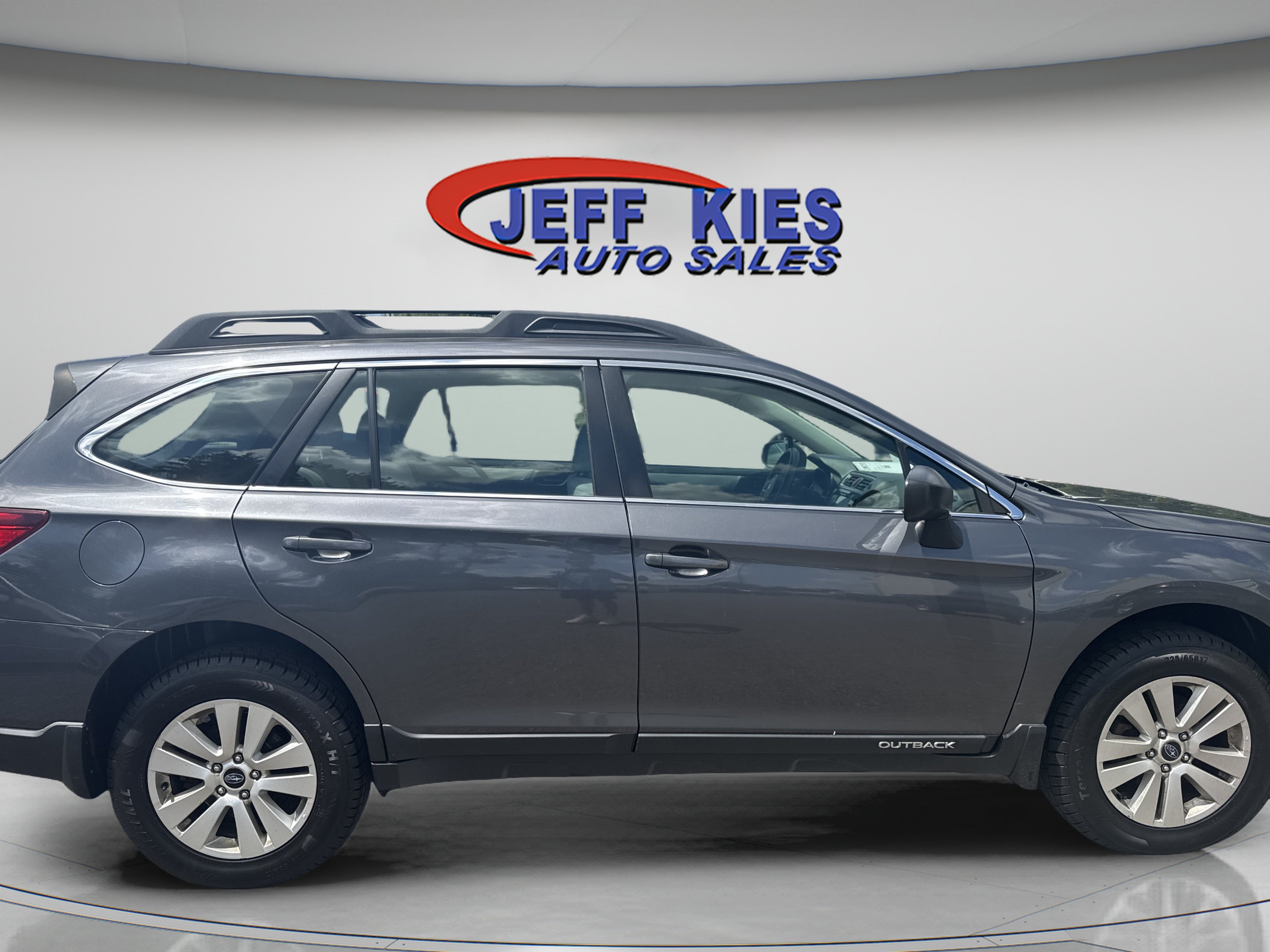 Used 2019 Subaru Outback 2.5i AWD/4WD image 4