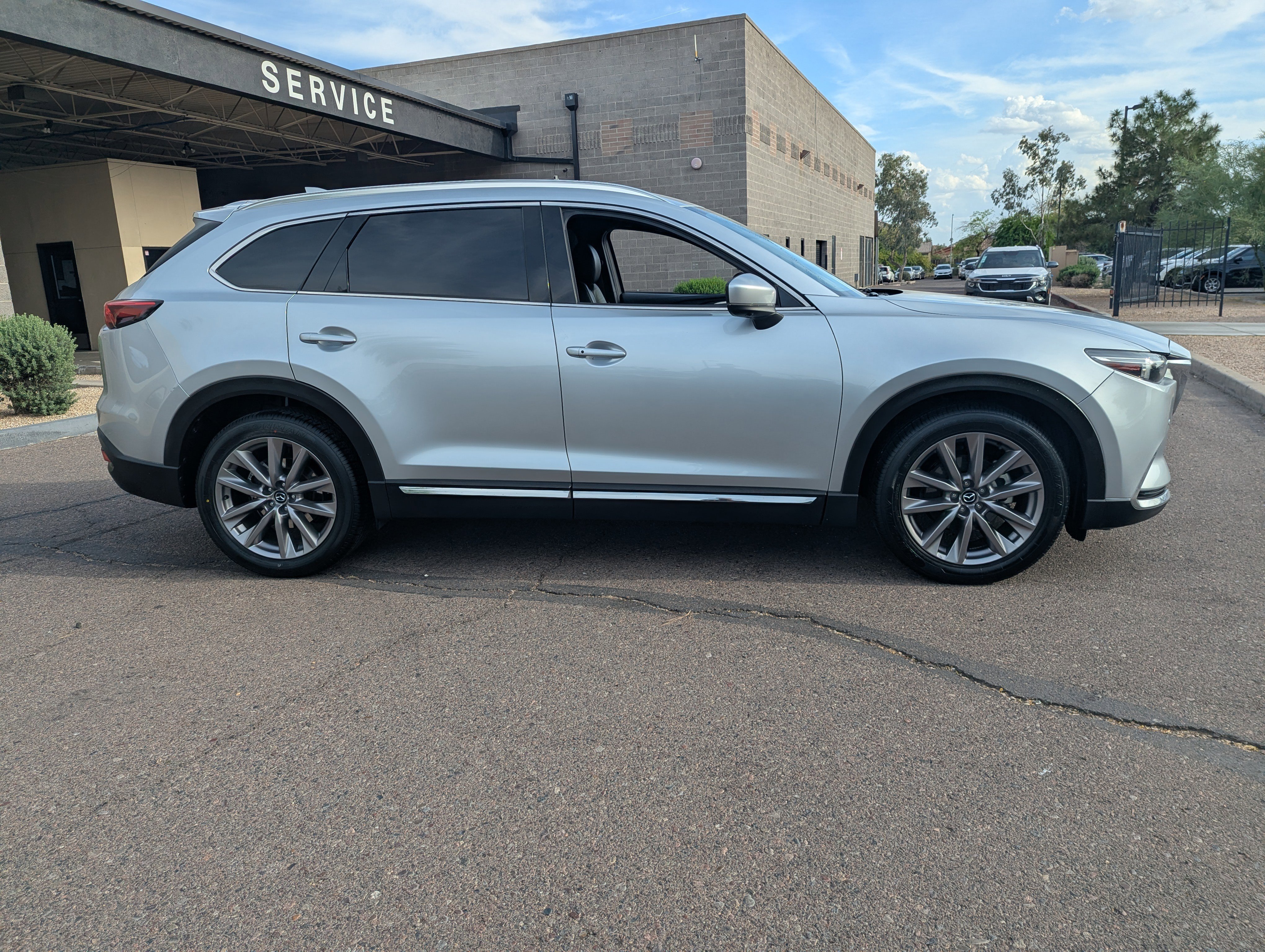Used 2023 MAZDA CX-9 Grand Touring image 2