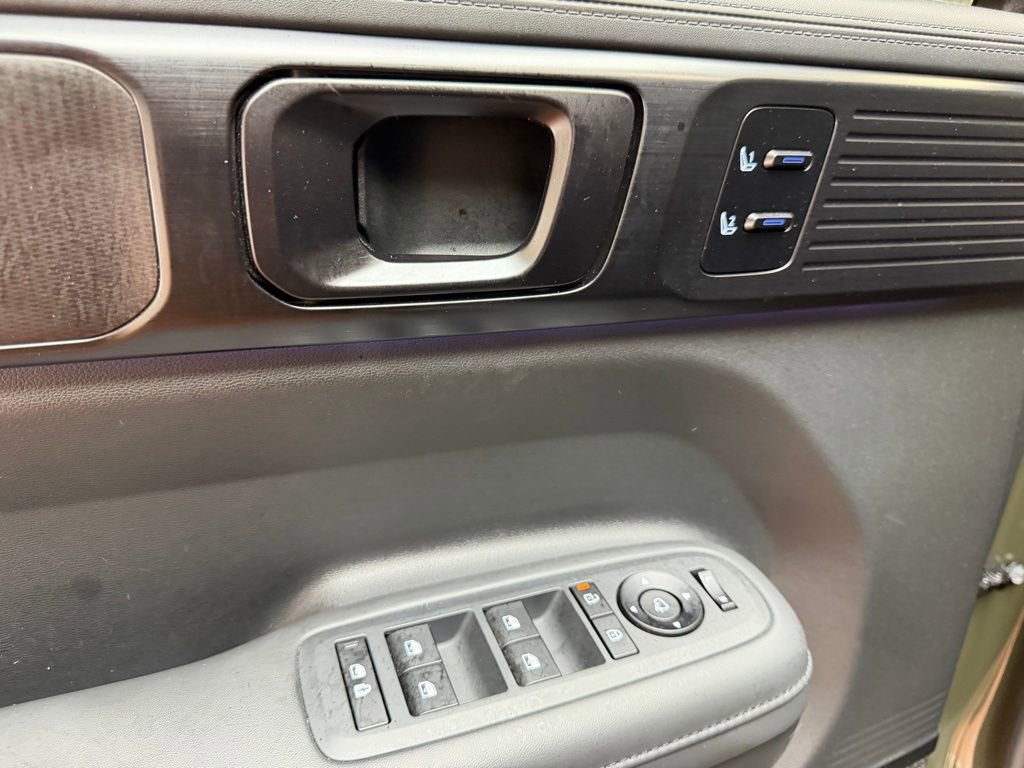 Used 2025 Hyundai Santa Fe Calligraphy FWD image 20