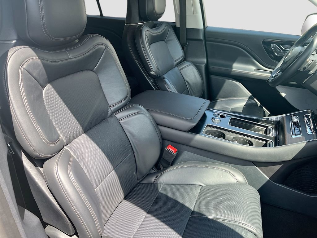 Used 2025 Lincoln Aviator Reserve w/ Equipment Group 201A image 32
