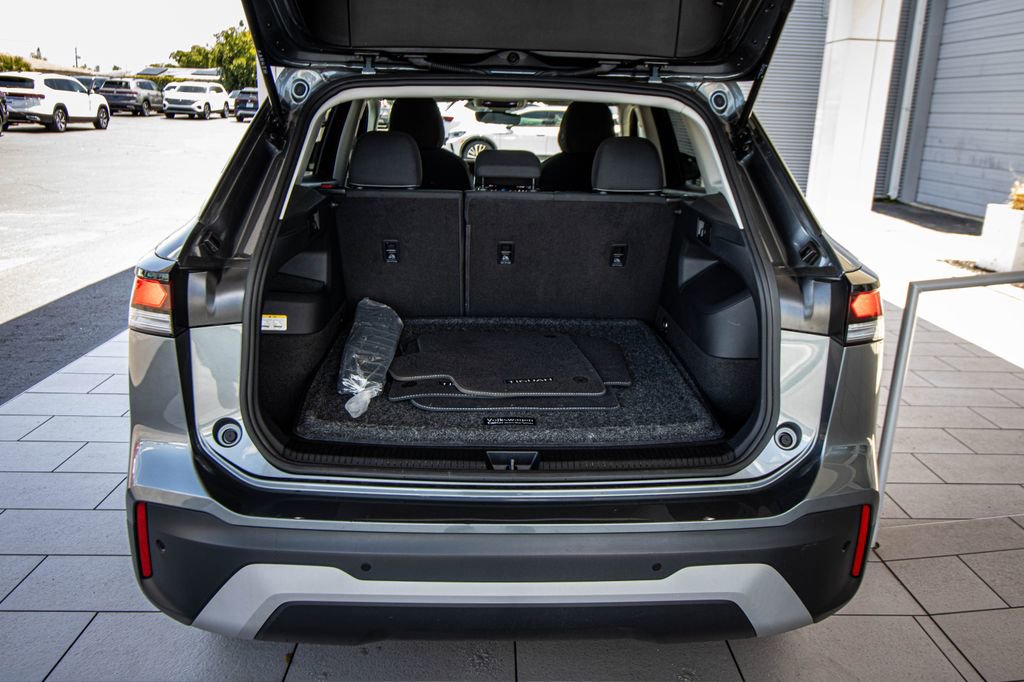 Used 2025 Volkswagen Tiguan S FWD image 19
