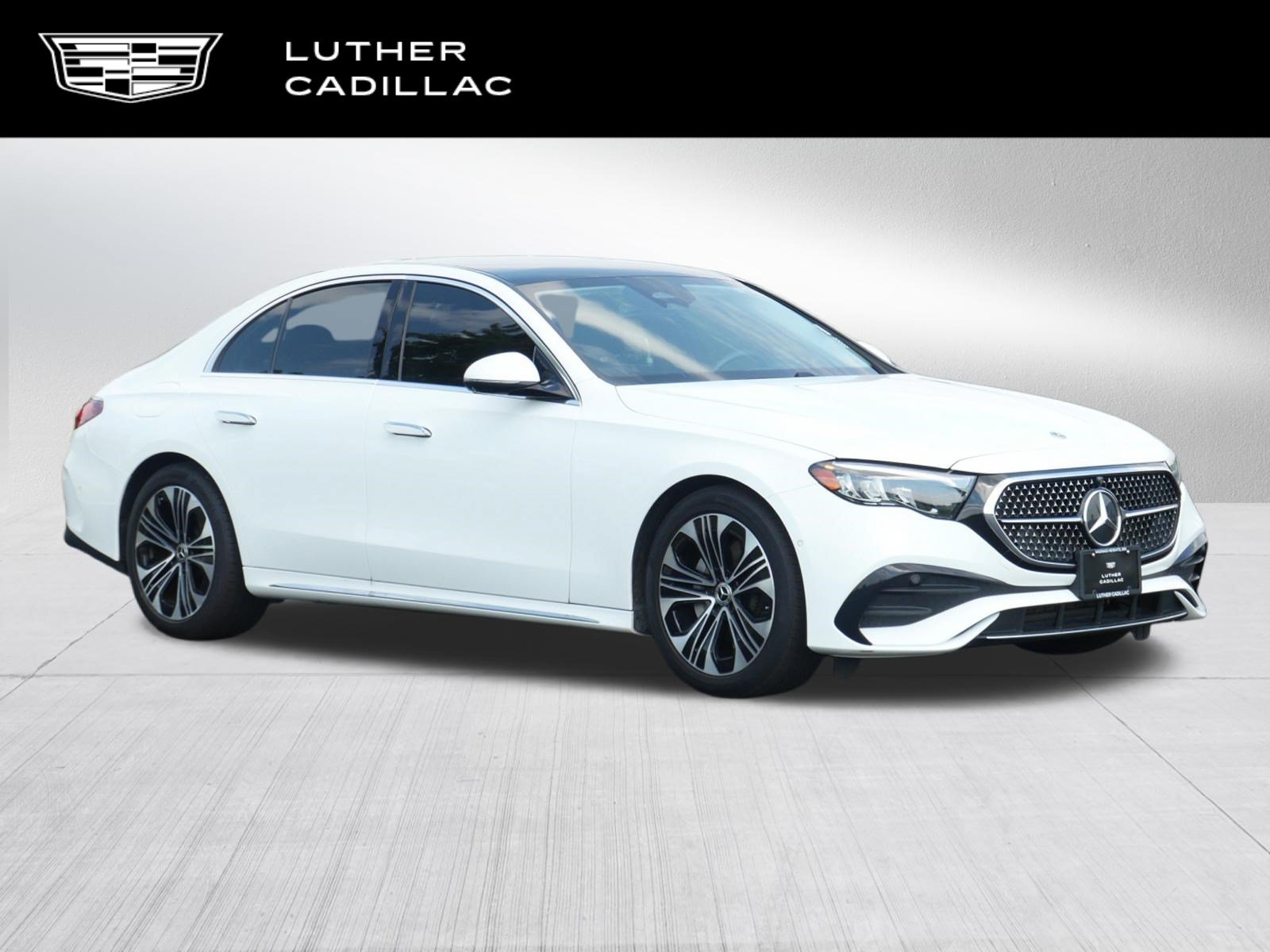 Used 2025 Mercedes-Benz E 350 4MATIC Sedan image 1