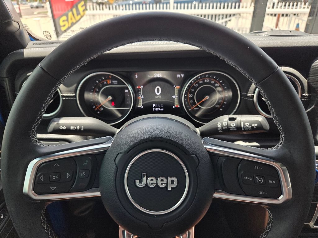 Used 2022 Jeep Wrangler Unlimited Sahara w/ LED Lighting Group AWD/4WD image 29