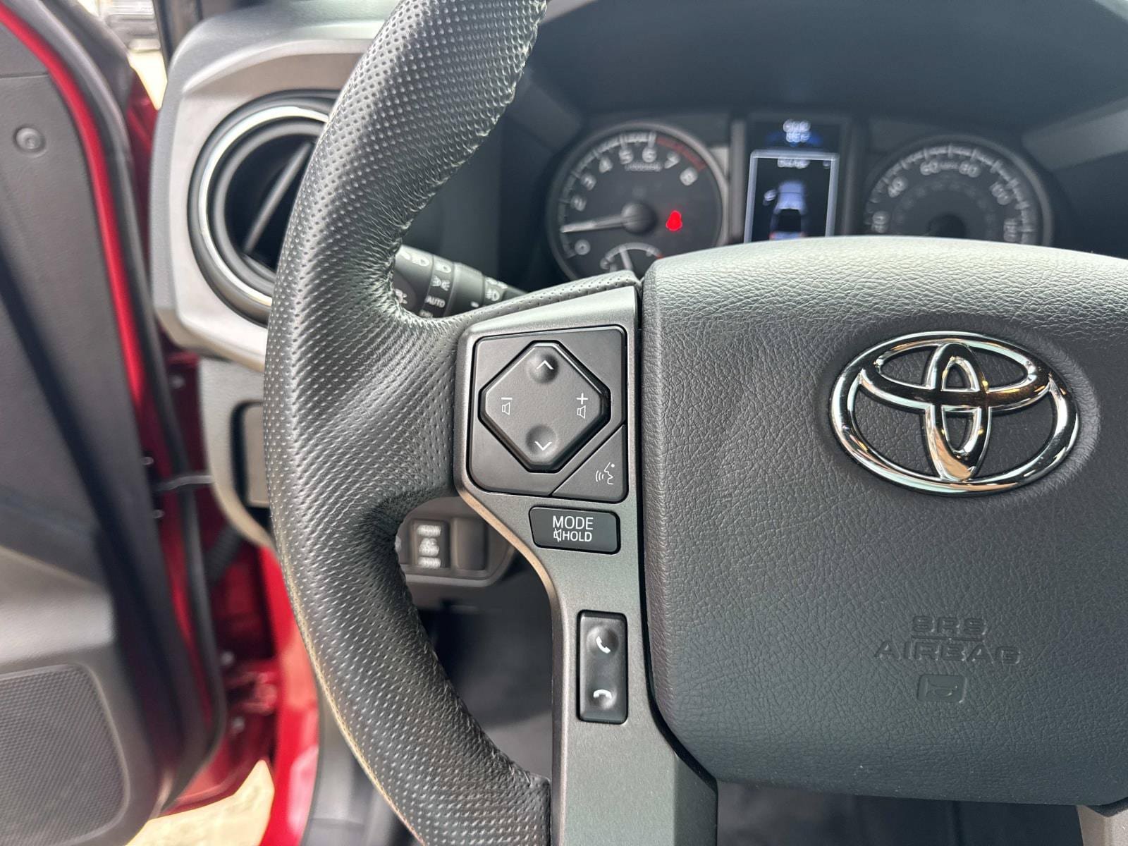 Used 2021 Toyota Tacoma TRD Off-Road w/ Technology Package AWD/4WD image 22