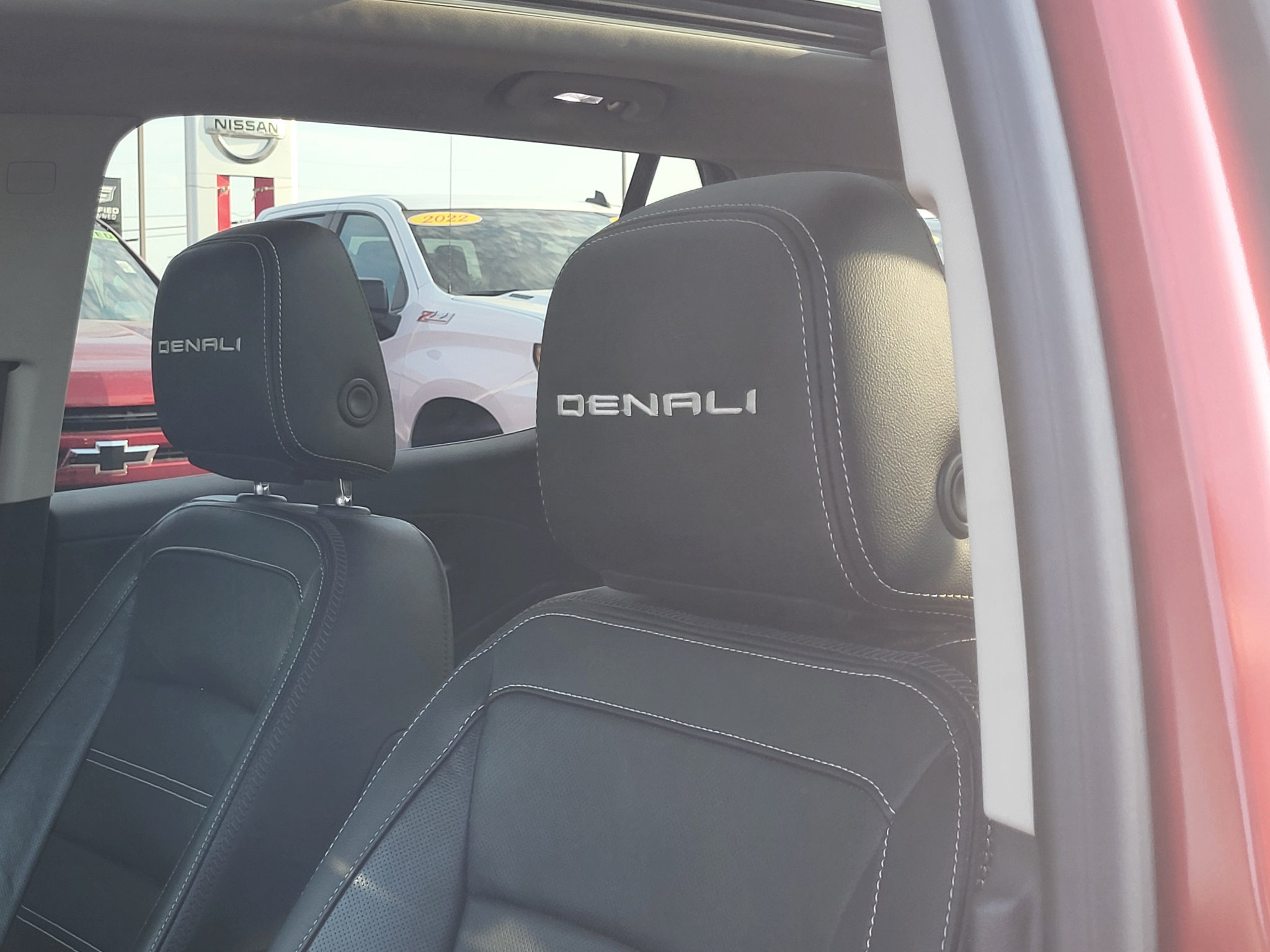 Used 2024 GMC Terrain Denali w/ Denali Premium Package AWD/4WD image 21