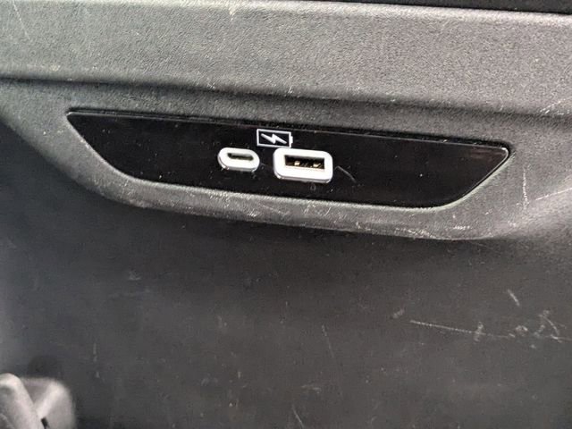 Used 2023 Chrysler Pacifica Touring-L image 28