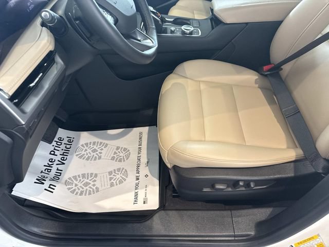 Certified 2024 Cadillac XT4 Luxury w/ Cold Weather Package AWD/4WD image 17