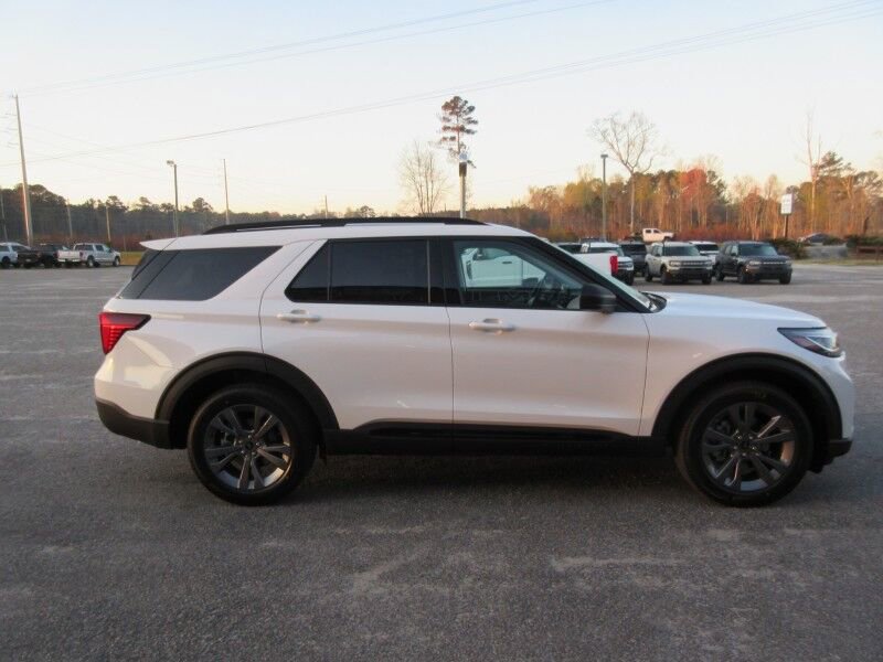 New 2026 Ford Explorer Active w/ Active Comfort Package image 6