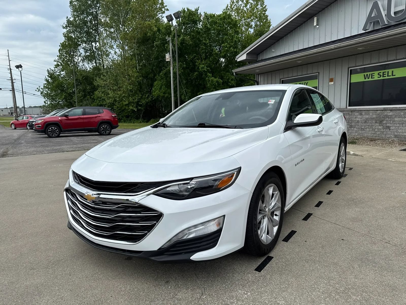 Used 2023 Chevrolet Malibu LT w/ Driver Confidence Package FWD image 3