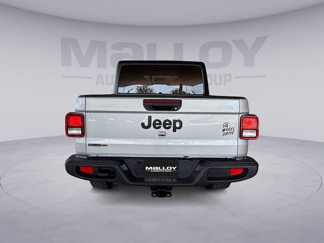Used 2023 Jeep Gladiator Willys image 4