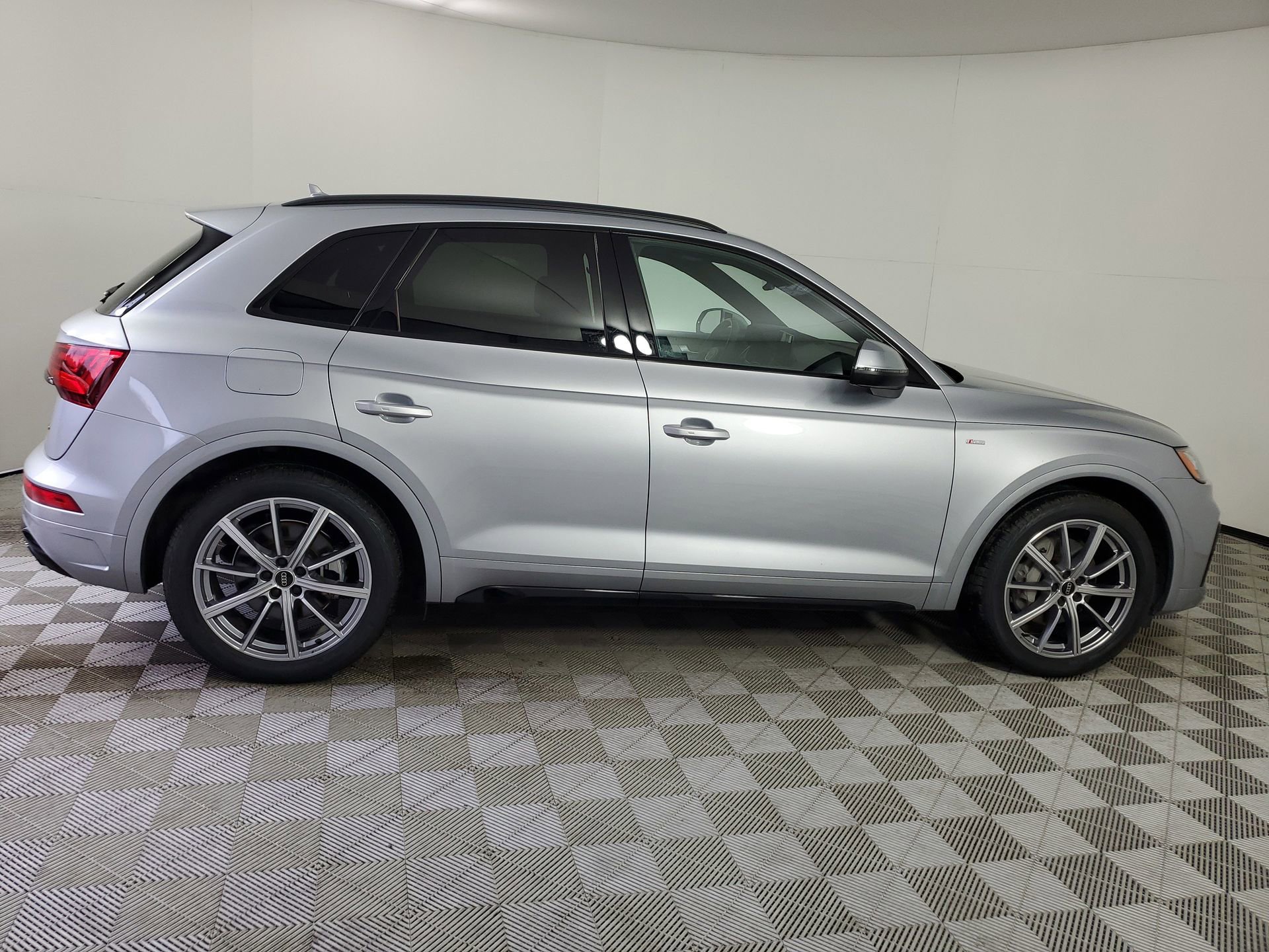 Certified 2023 Audi Q5 e Premium Plus w/ Premium Plus Package image 12