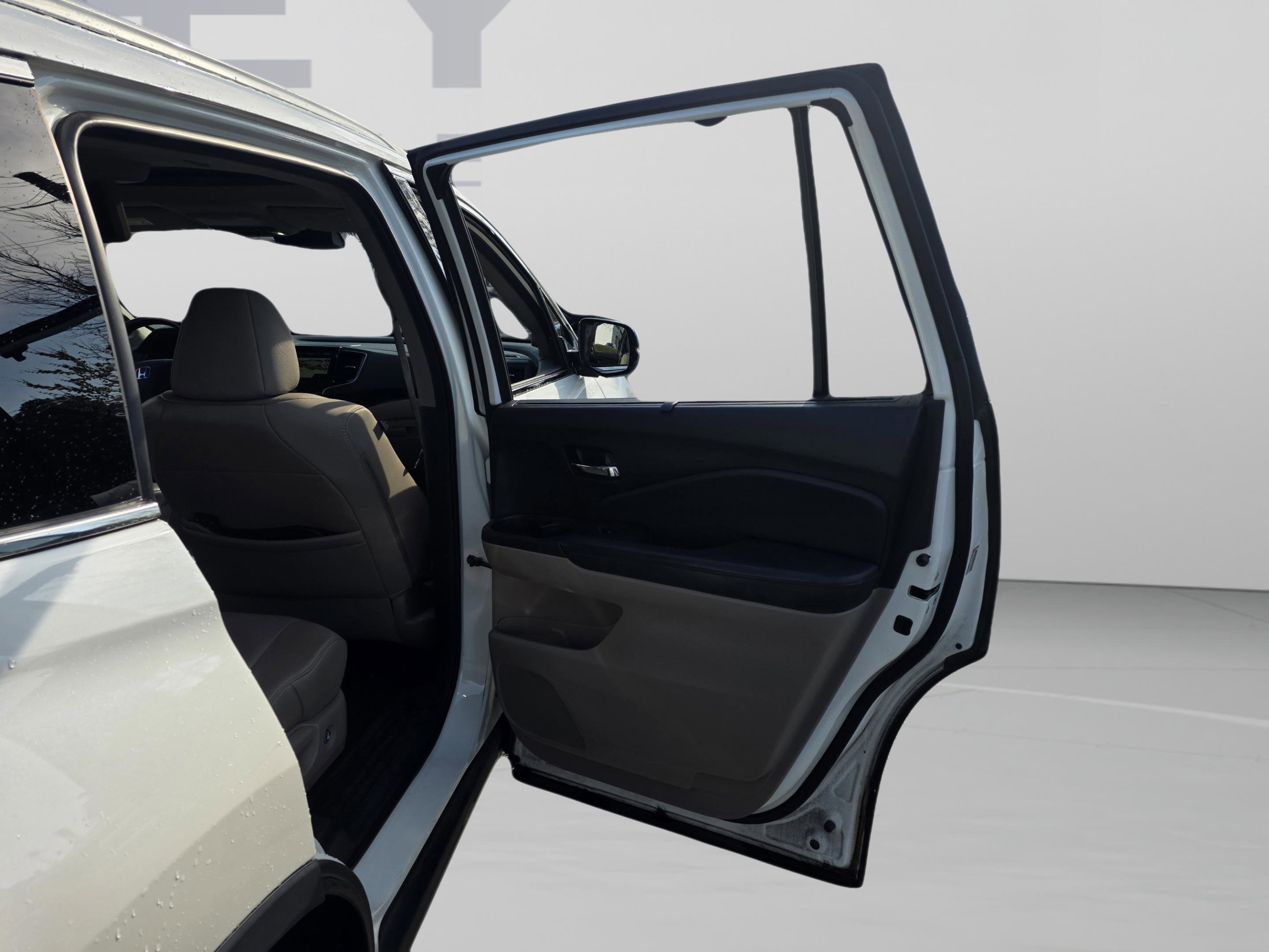 Used 2019 Honda Pilot Elite image 24