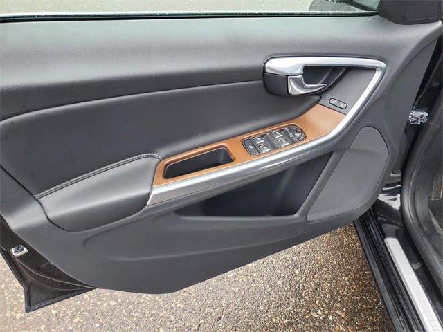 Used 2016 Volvo S60 T5 Premier w/ Climate Package image 10