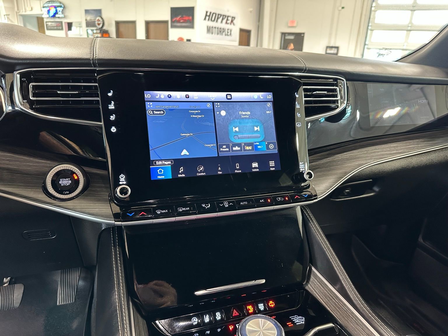 Used 2023 Jeep Wagoneer Series III w/ Preferred Equipment Group image 26