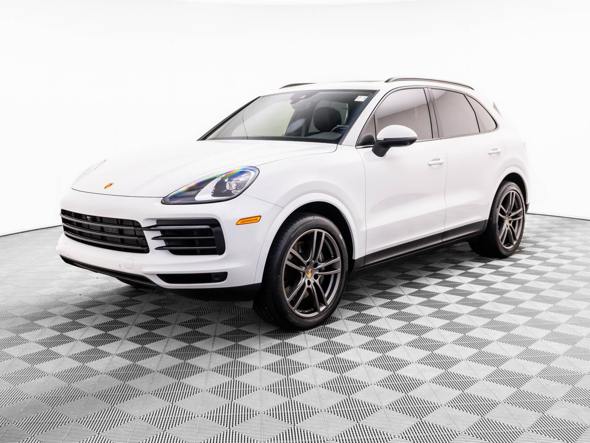 Used 2022 Porsche Cayenne Platinum Edition AWD/4WD image 1