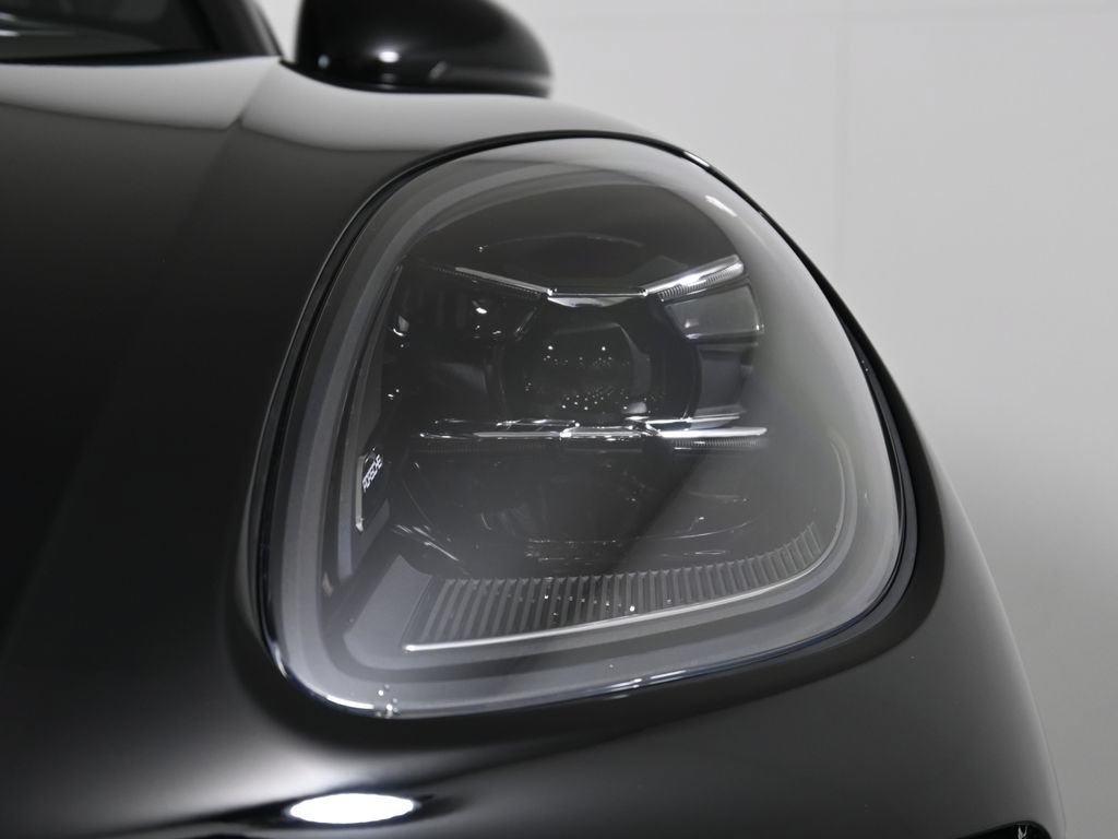 New 2026 Porsche Macan AWD/4WD image 11