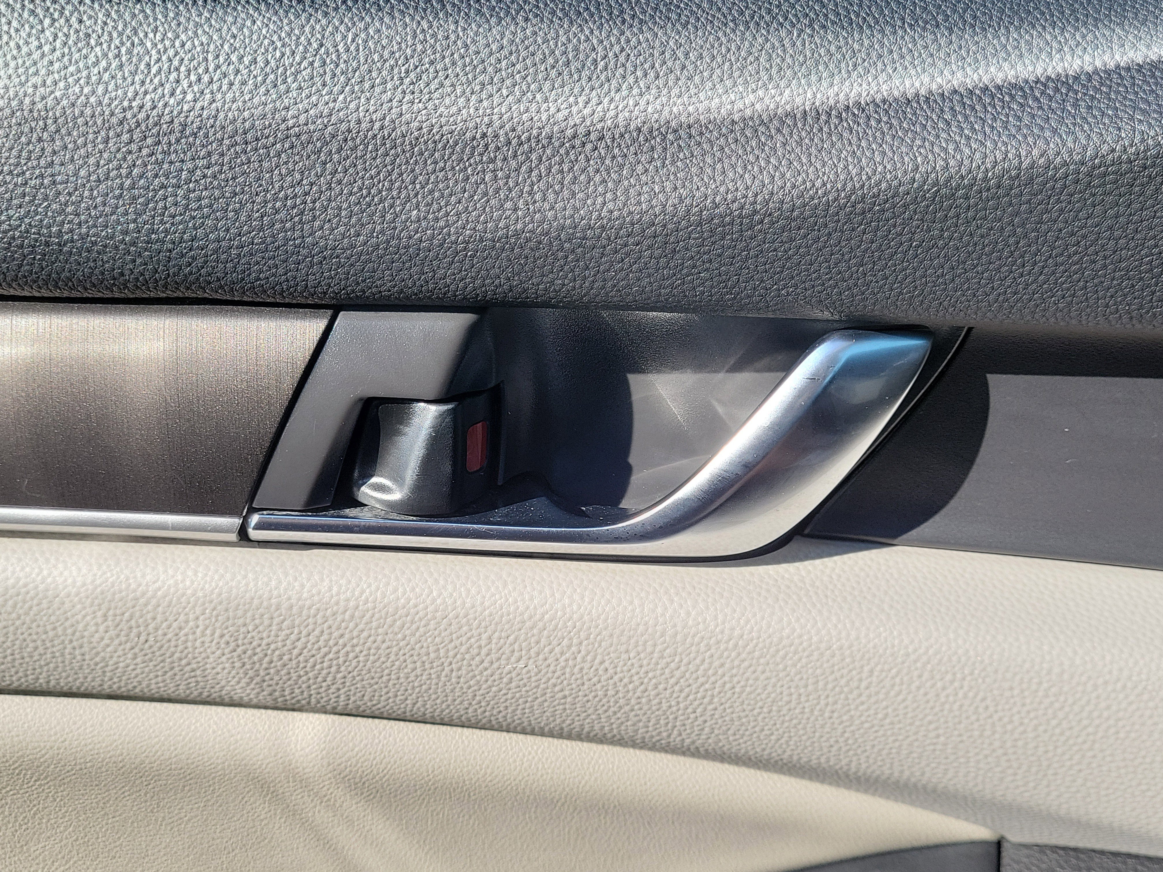 Used 2019 Honda Accord LX image 25