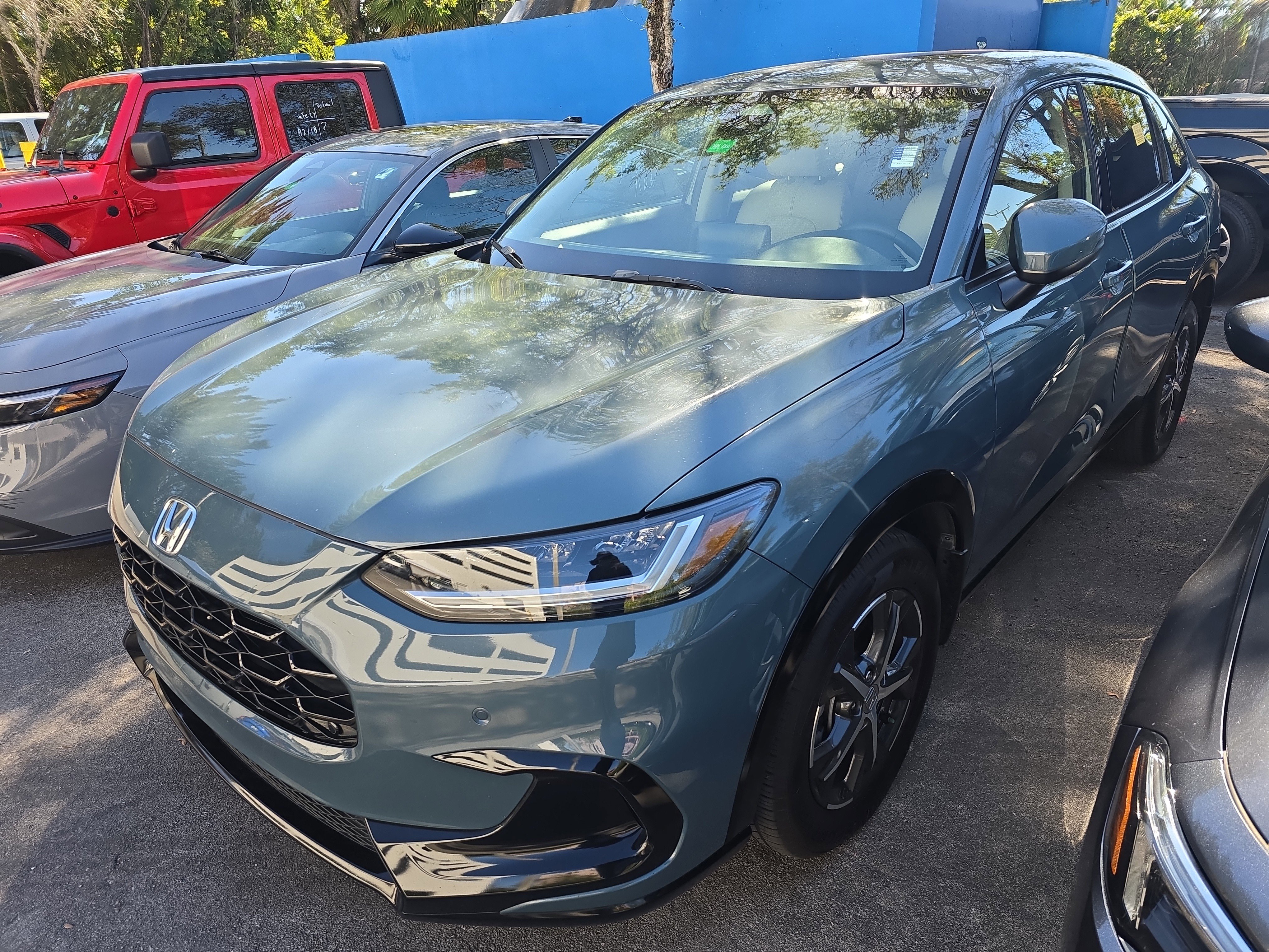 Certified 2023 Honda HR-V EX-L image 1