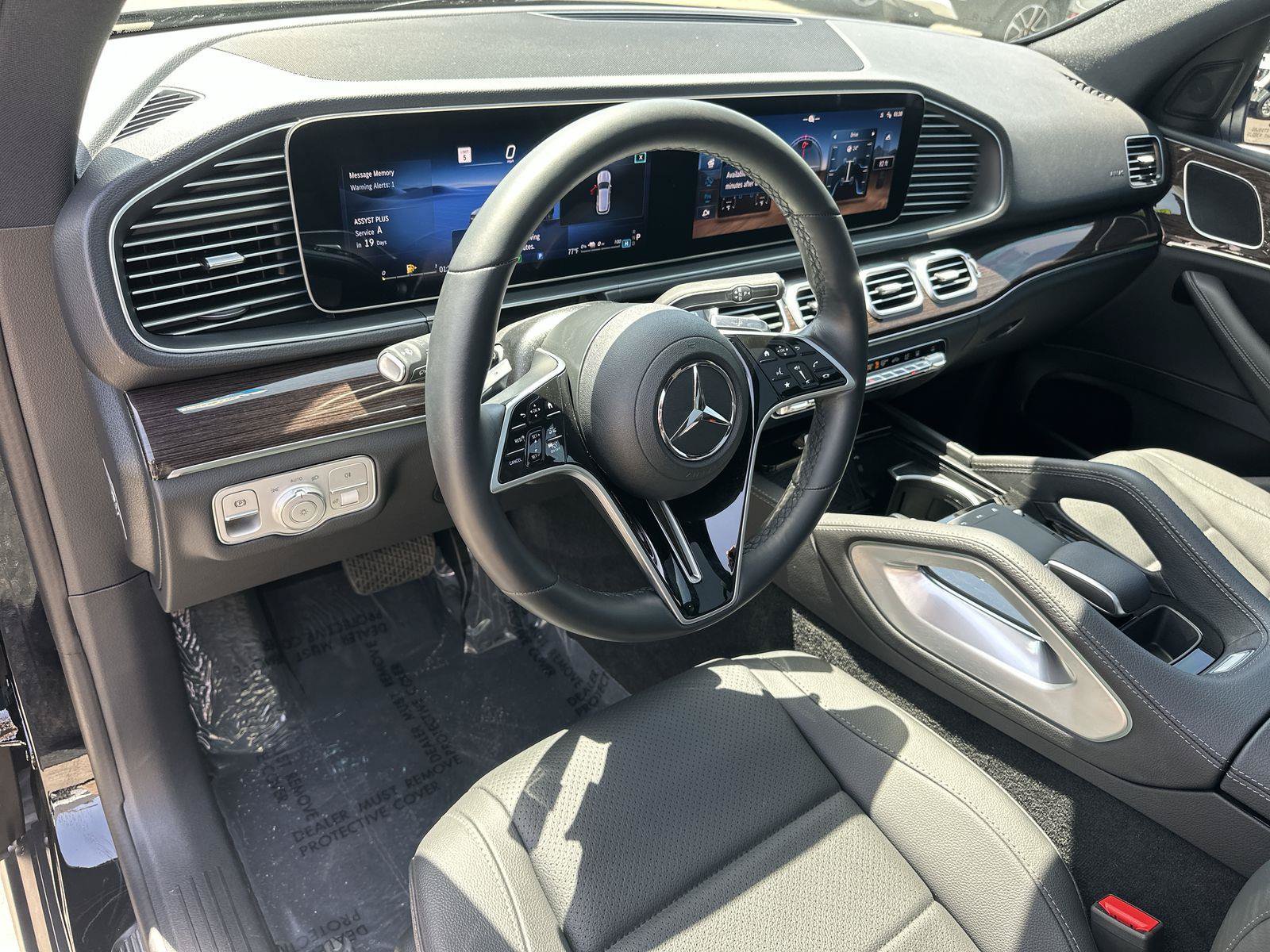 Used 2025 Mercedes-Benz GLE 450e 4MATIC w/ Driver Assistance Package image 9
