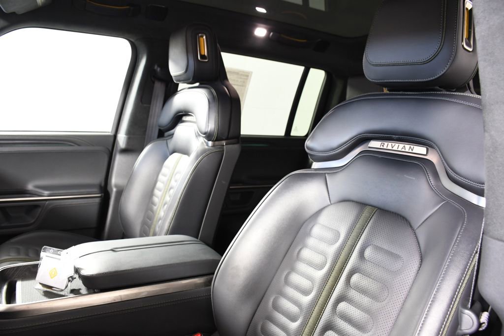 Used 2024 Rivian R1S Adventure AWD/4WD image 17