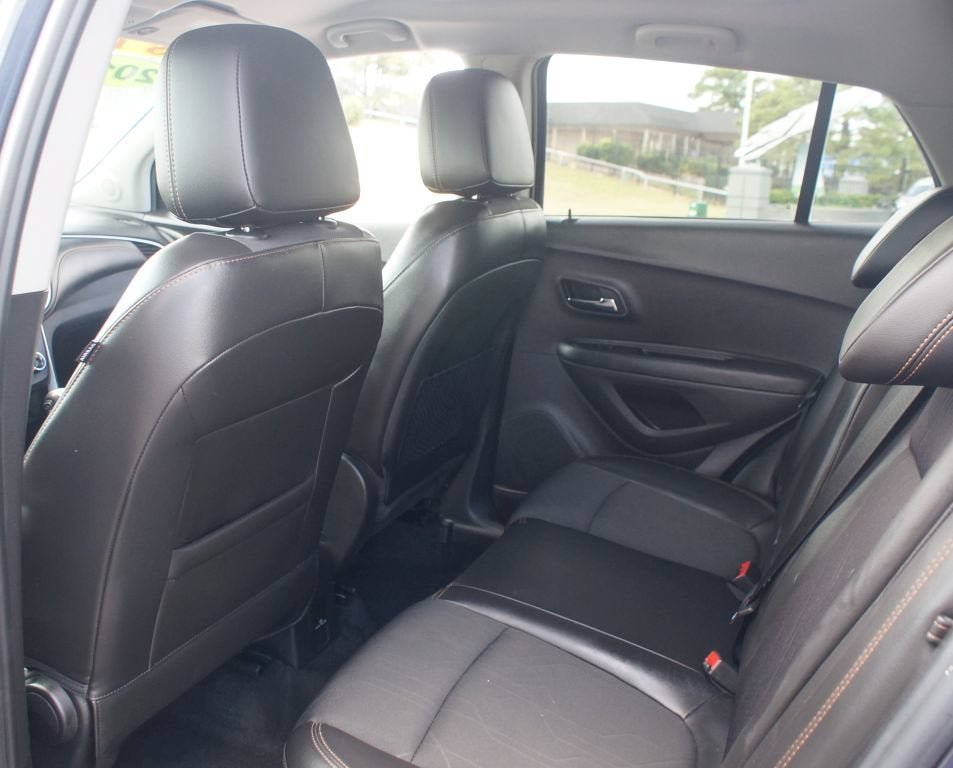 Used 2018 Chevrolet Trax LT w/ LT Convenience Package AWD/4WD image 9