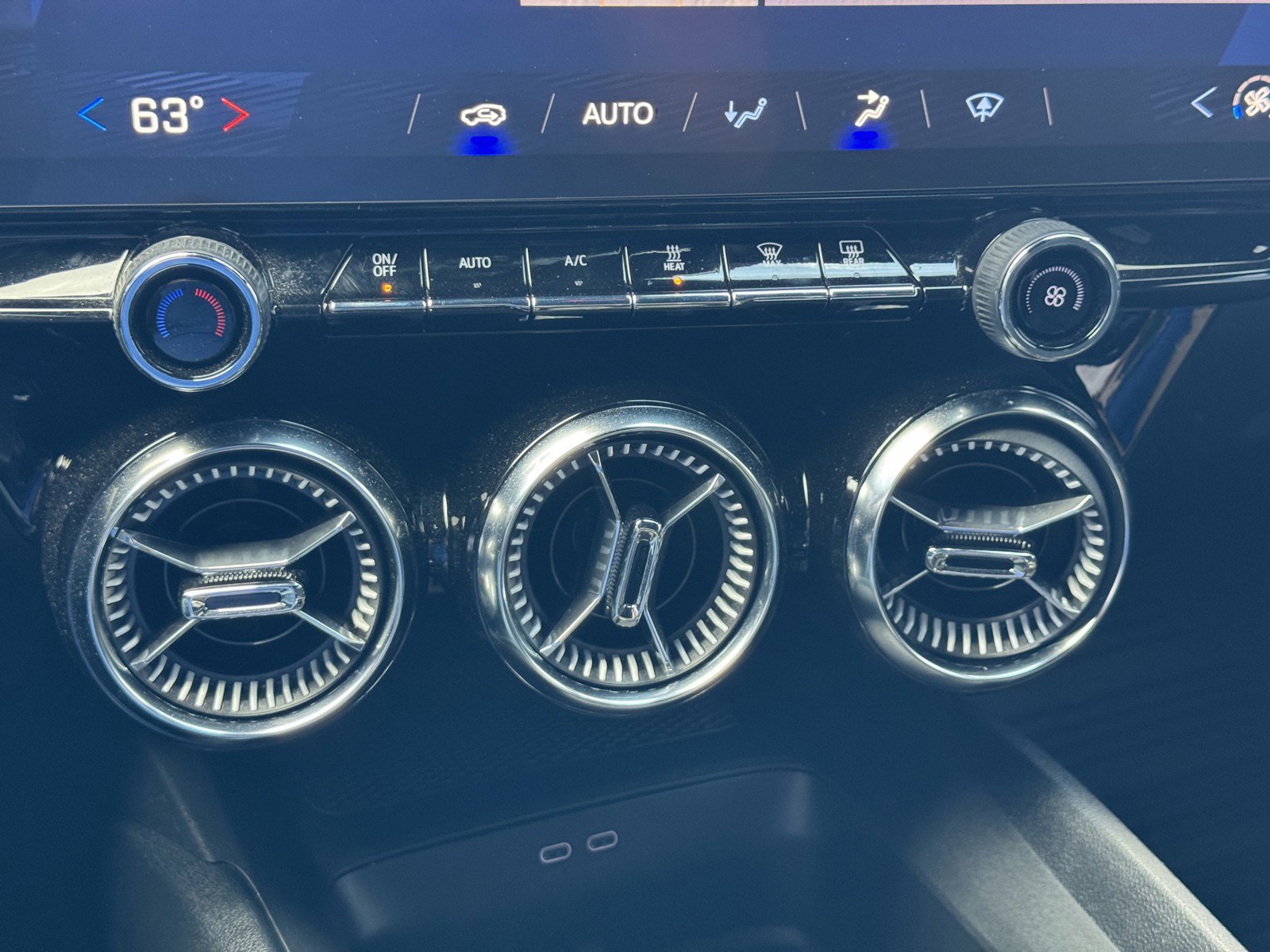 Used 2025 Chevrolet Blazer EV LT image 16