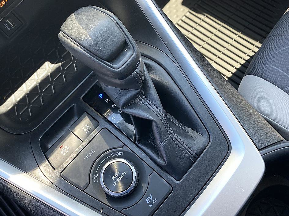 Certified 2024 Toyota RAV4 XLE AWD/4WD image 18