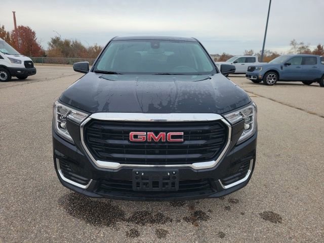Used 2024 GMC Terrain SLE image 16