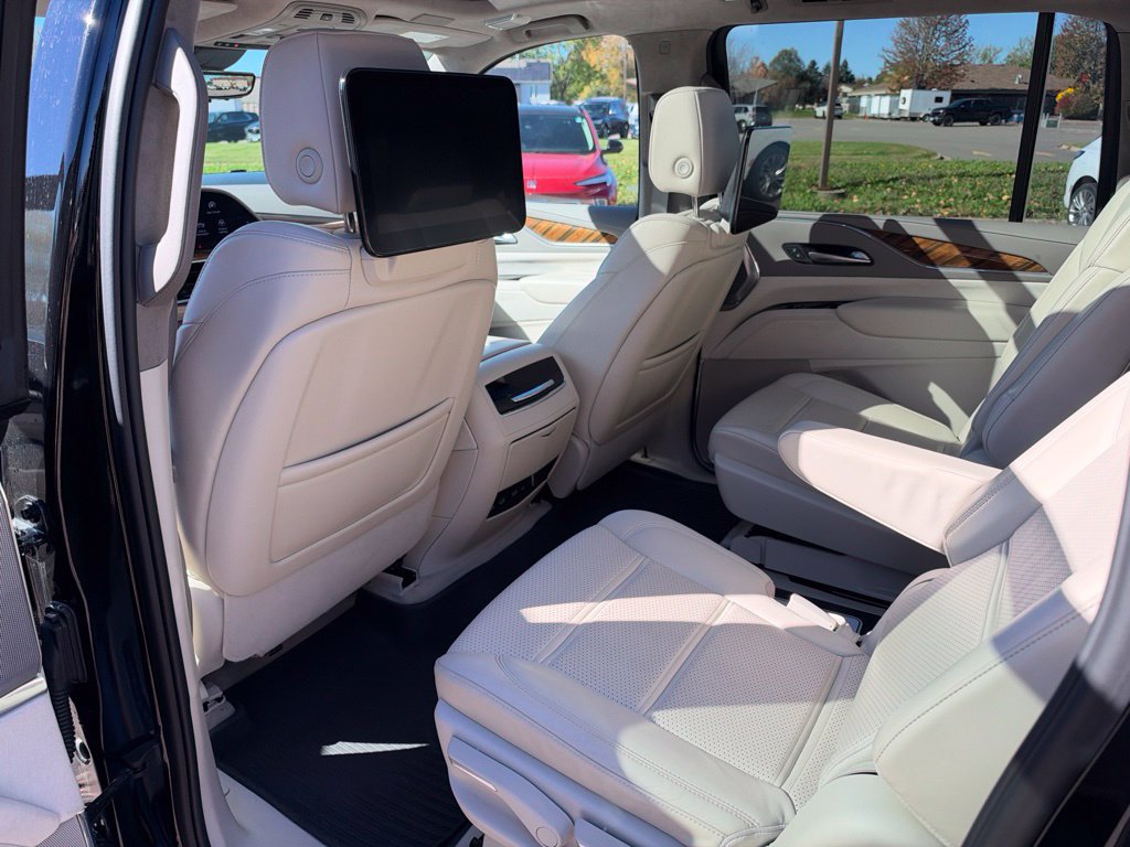 Used 2024 Cadillac Escalade ESV Sport Platinum AWD/4WD image 46