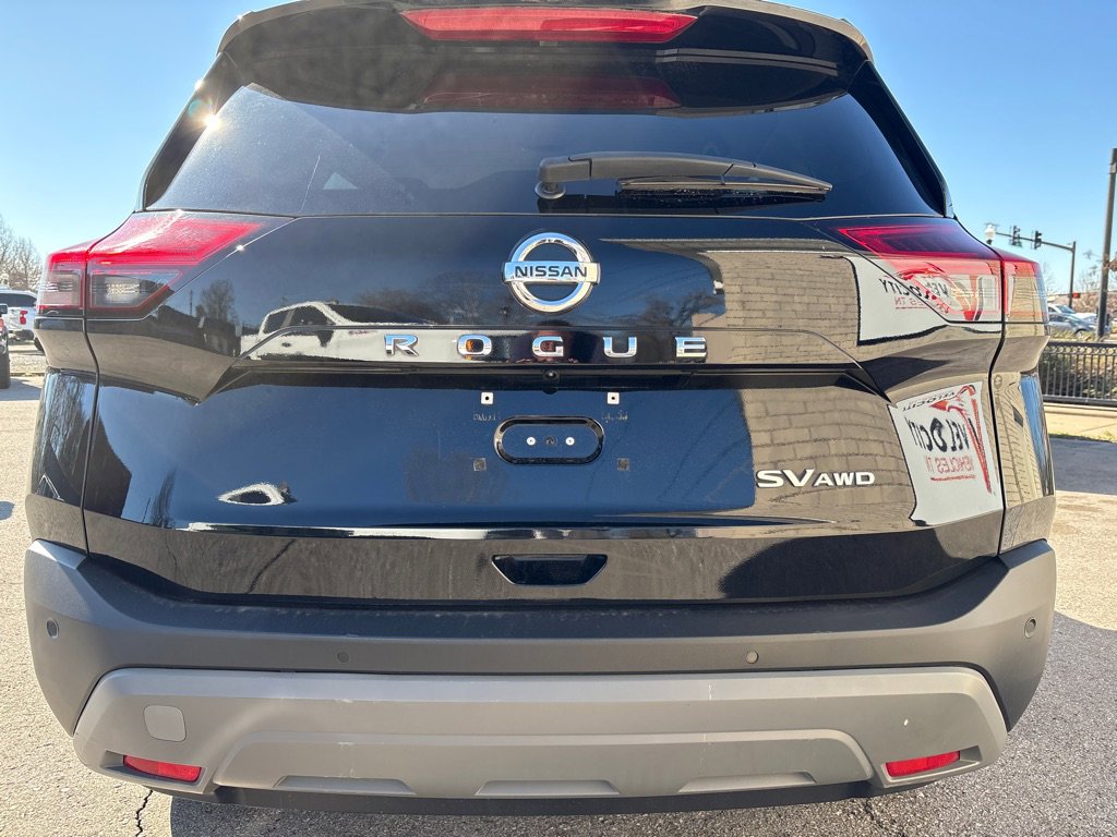 Used 2021 Nissan Rogue SV image 4