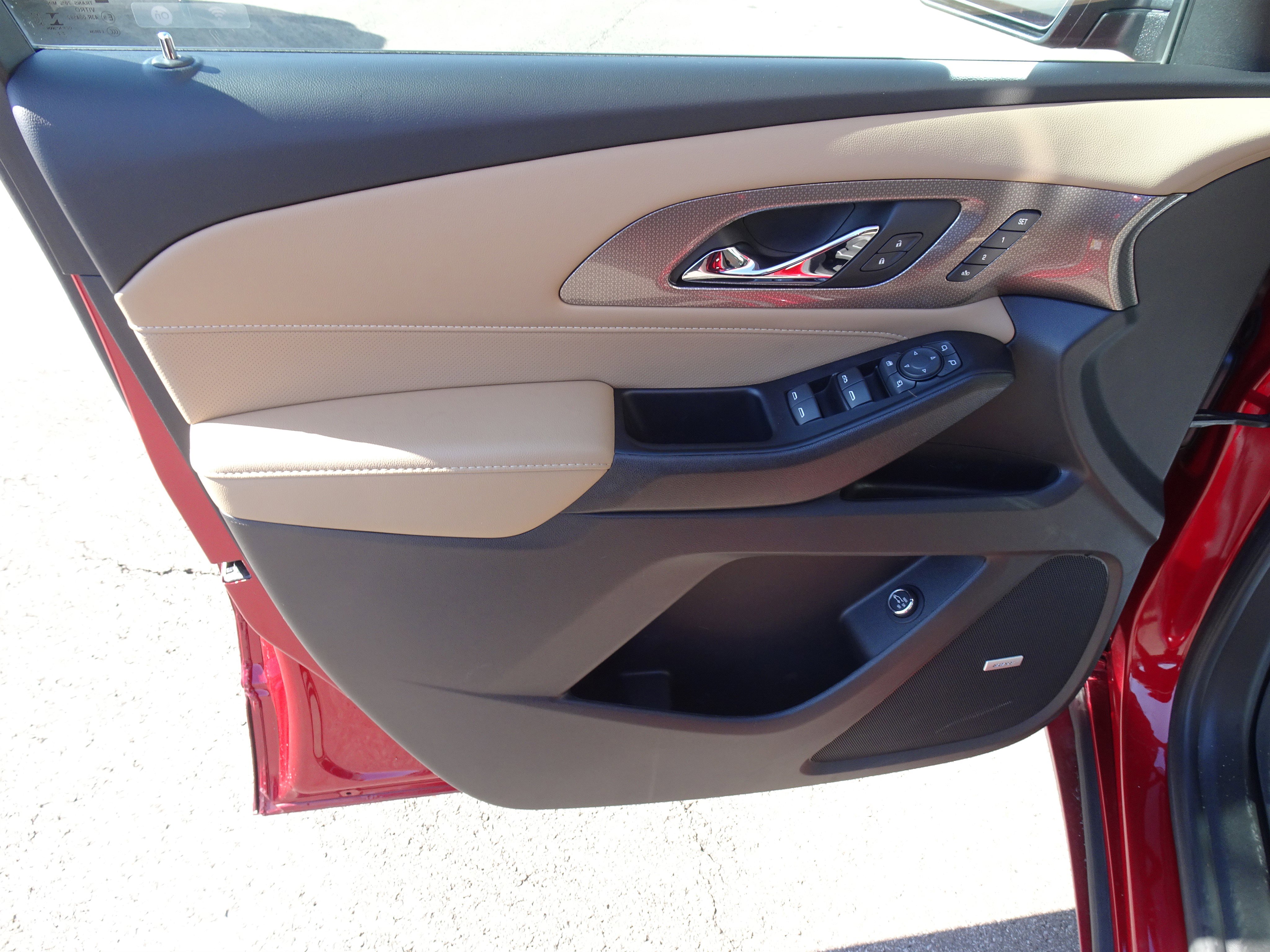 Used 2023 Chevrolet Traverse Premier w/ LPO, Floor Liner Package FWD image 8