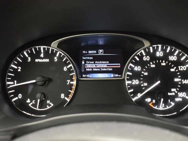 Used 2020 Nissan Pathfinder SL image 28