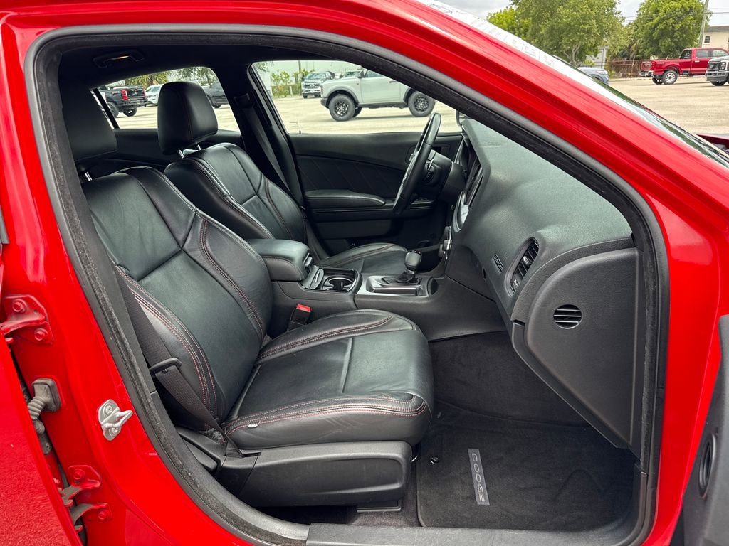 Used 2017 Dodge Charger R/T w/ Blacktop Package RWD image 22