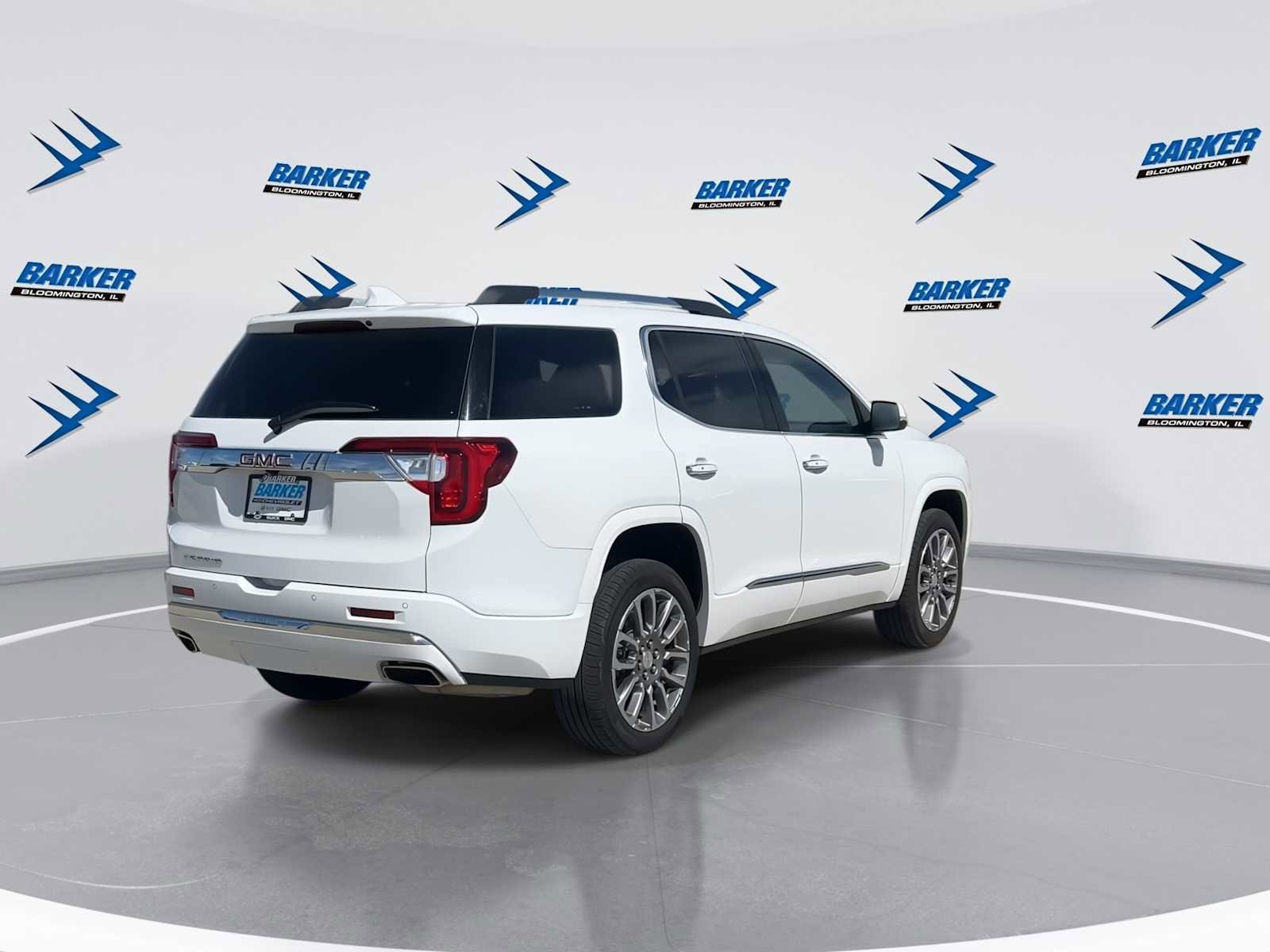 Used 2023 GMC Acadia Denali image 9